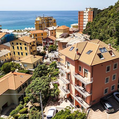 Residence Hotel Kriss Deiva Marina Buitenkant foto