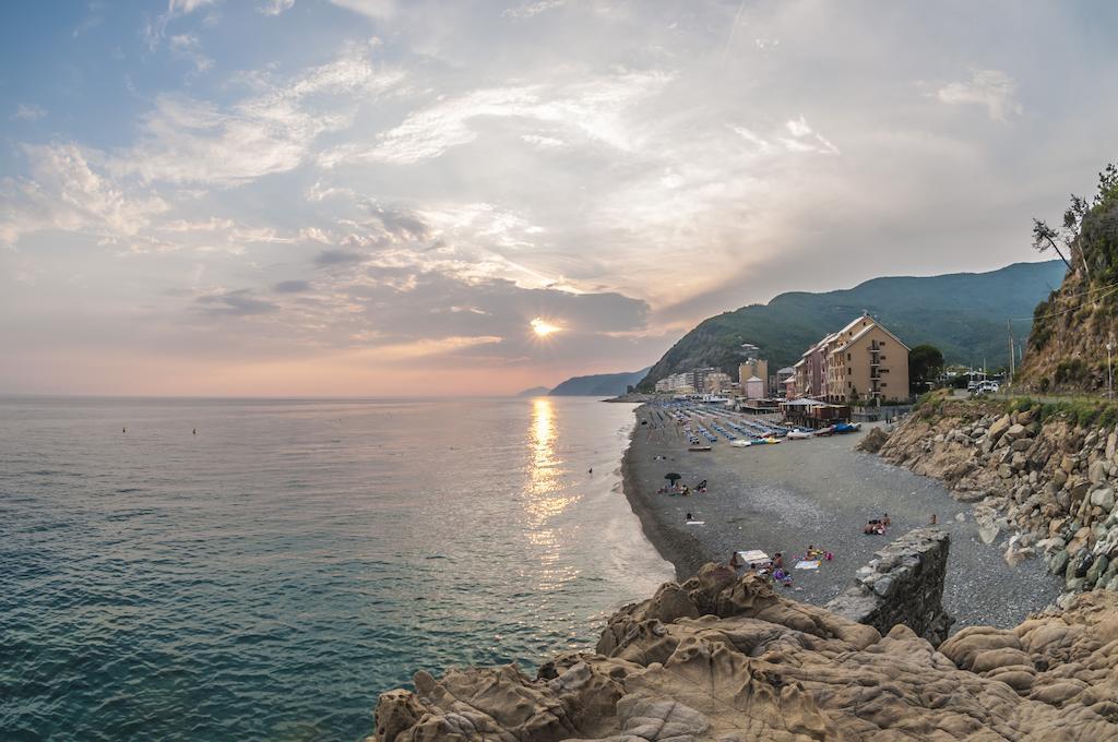 Residence Hotel Kriss Deiva Marina Buitenkant foto