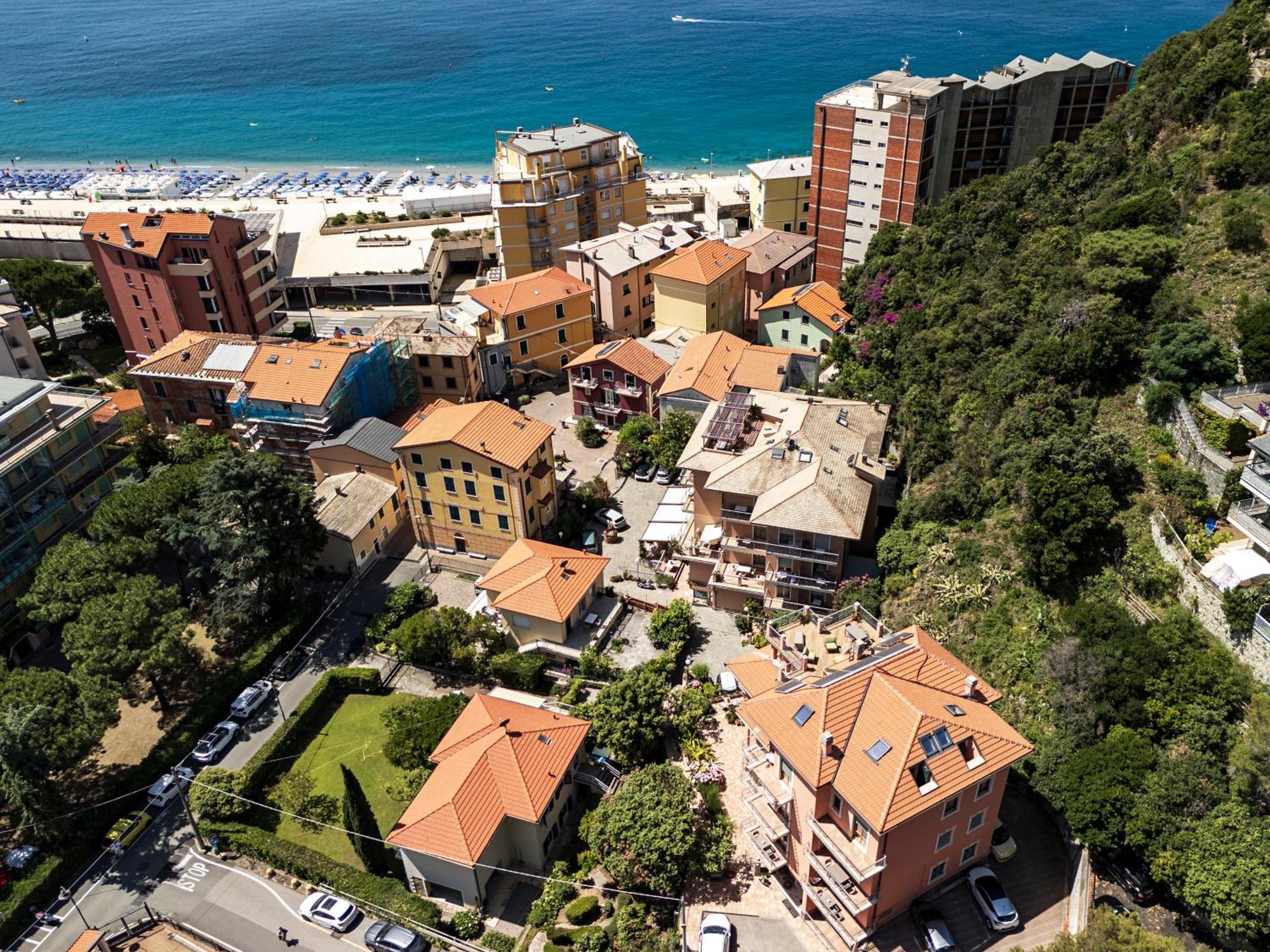 Residence Hotel Kriss Deiva Marina Buitenkant foto
