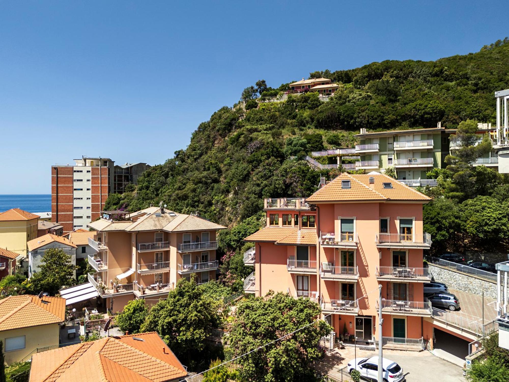 Residence Hotel Kriss Deiva Marina Buitenkant foto